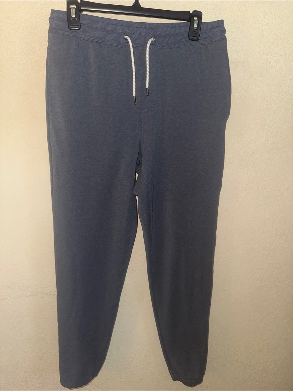 Vuori Austin Joggers Slate Blue Drawstring Joggers style #V445